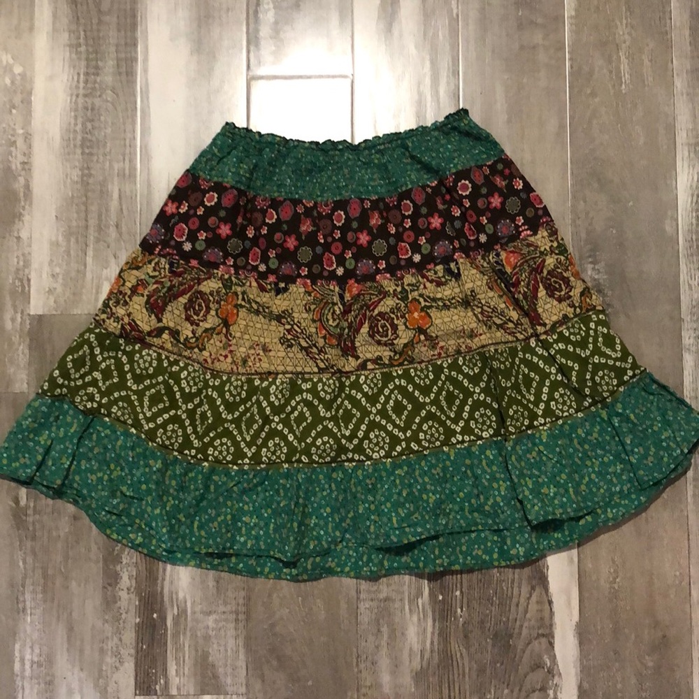 flowy patterned skirt 🍃✨